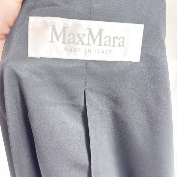 MaxMara Virgin Wool Two Button Blazer Size 14 Black Classic timeless - Picture 10 of 14